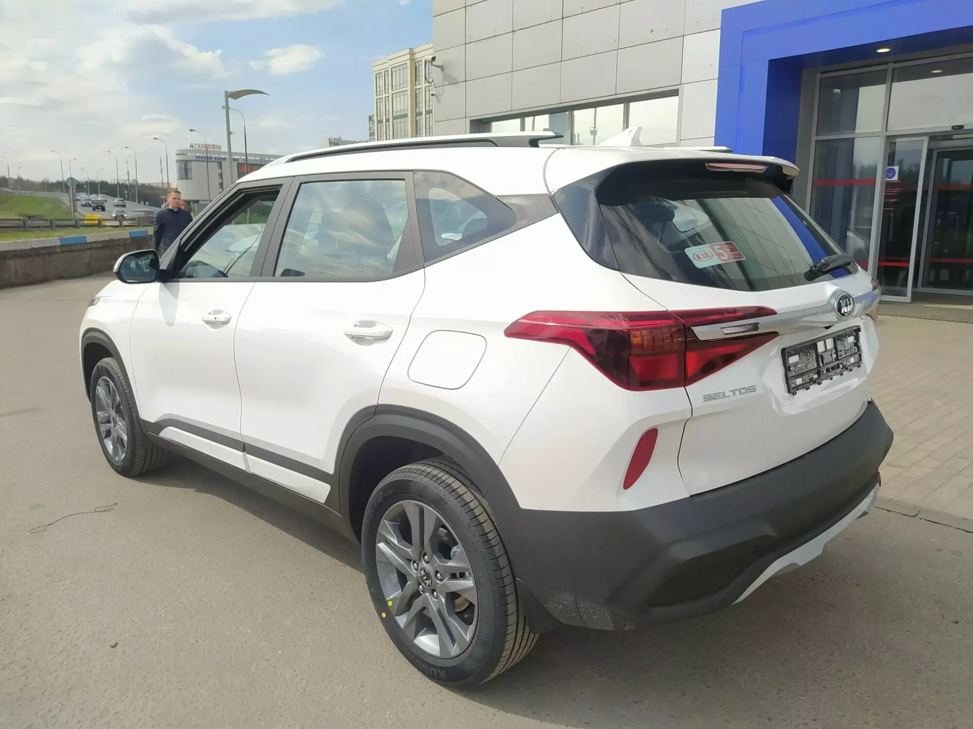 Автосалон: Kia Seltos
