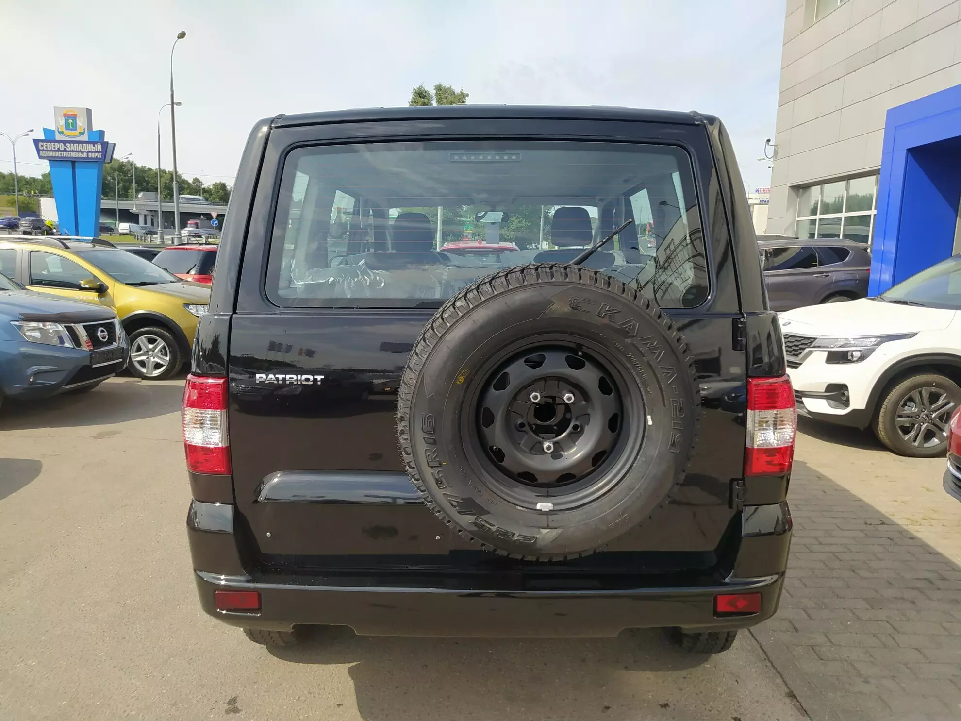 Автосалон: Uaz Patriot