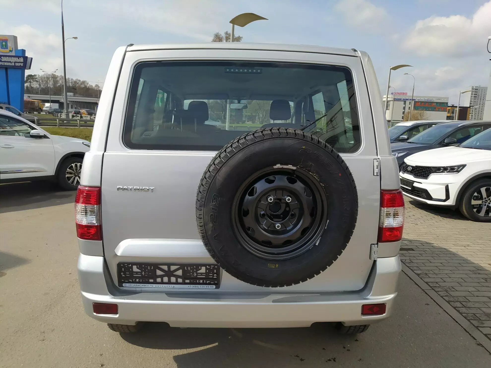 Автосалон: Uaz Patriot