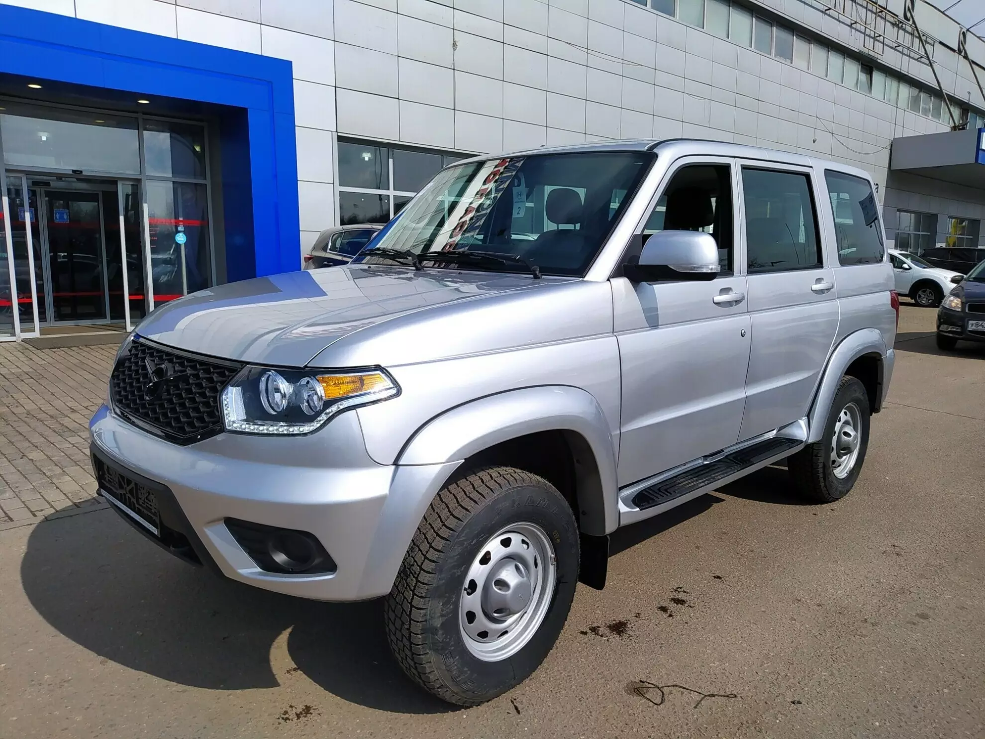 Автосалон: Uaz Patriot