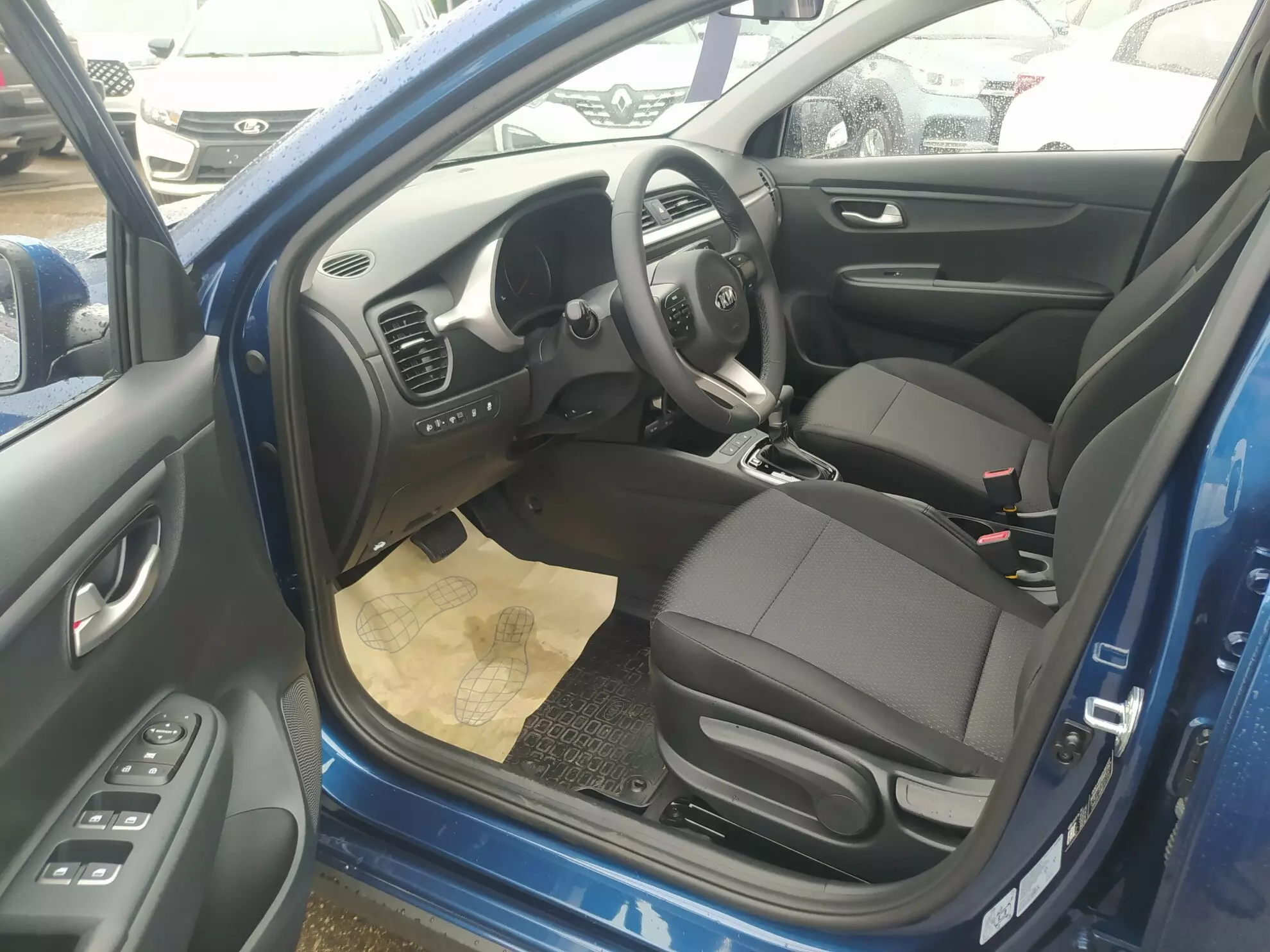 Автосалон: Kia Rio X