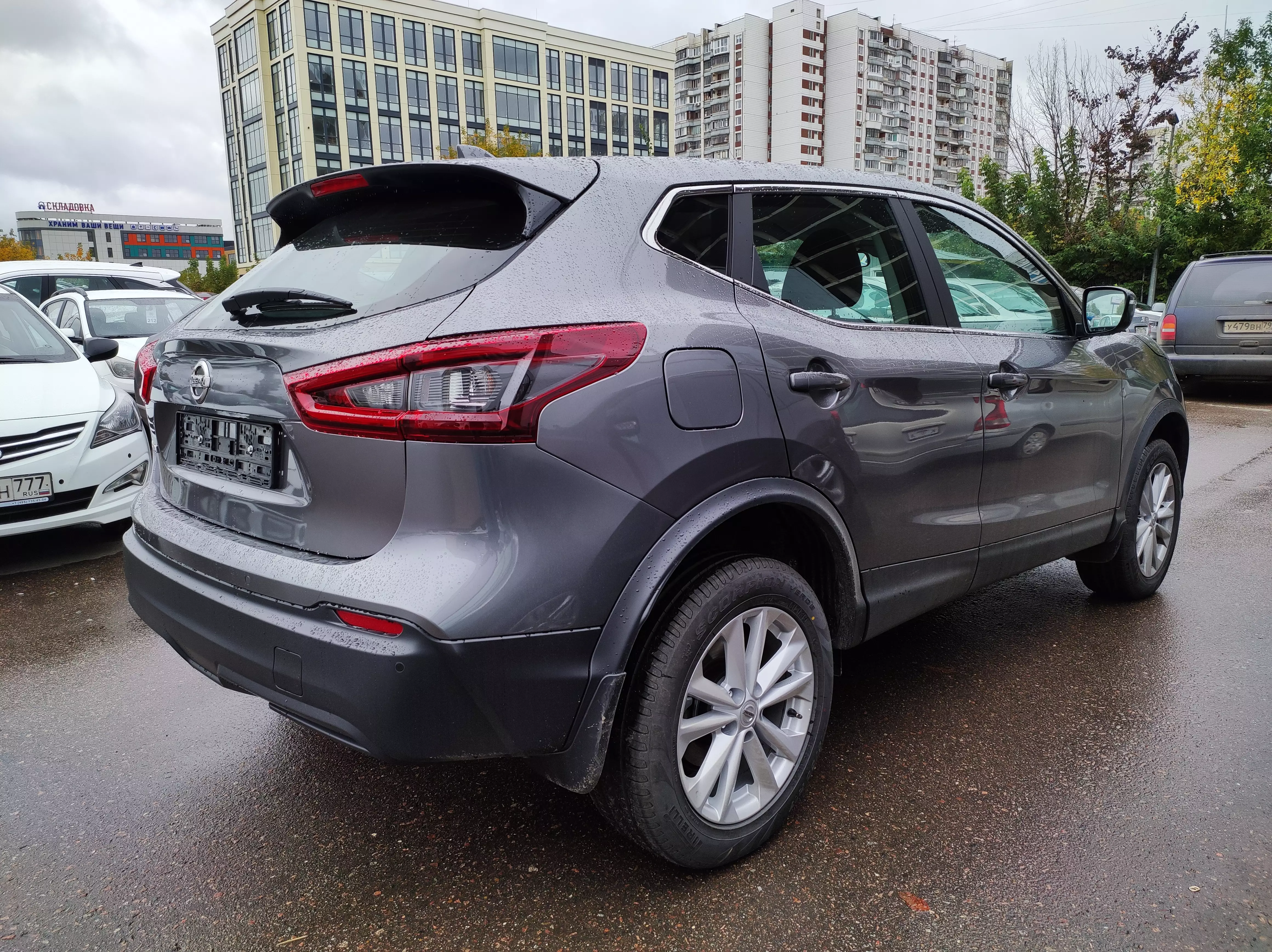 Автосалон: Nissan Qashqai