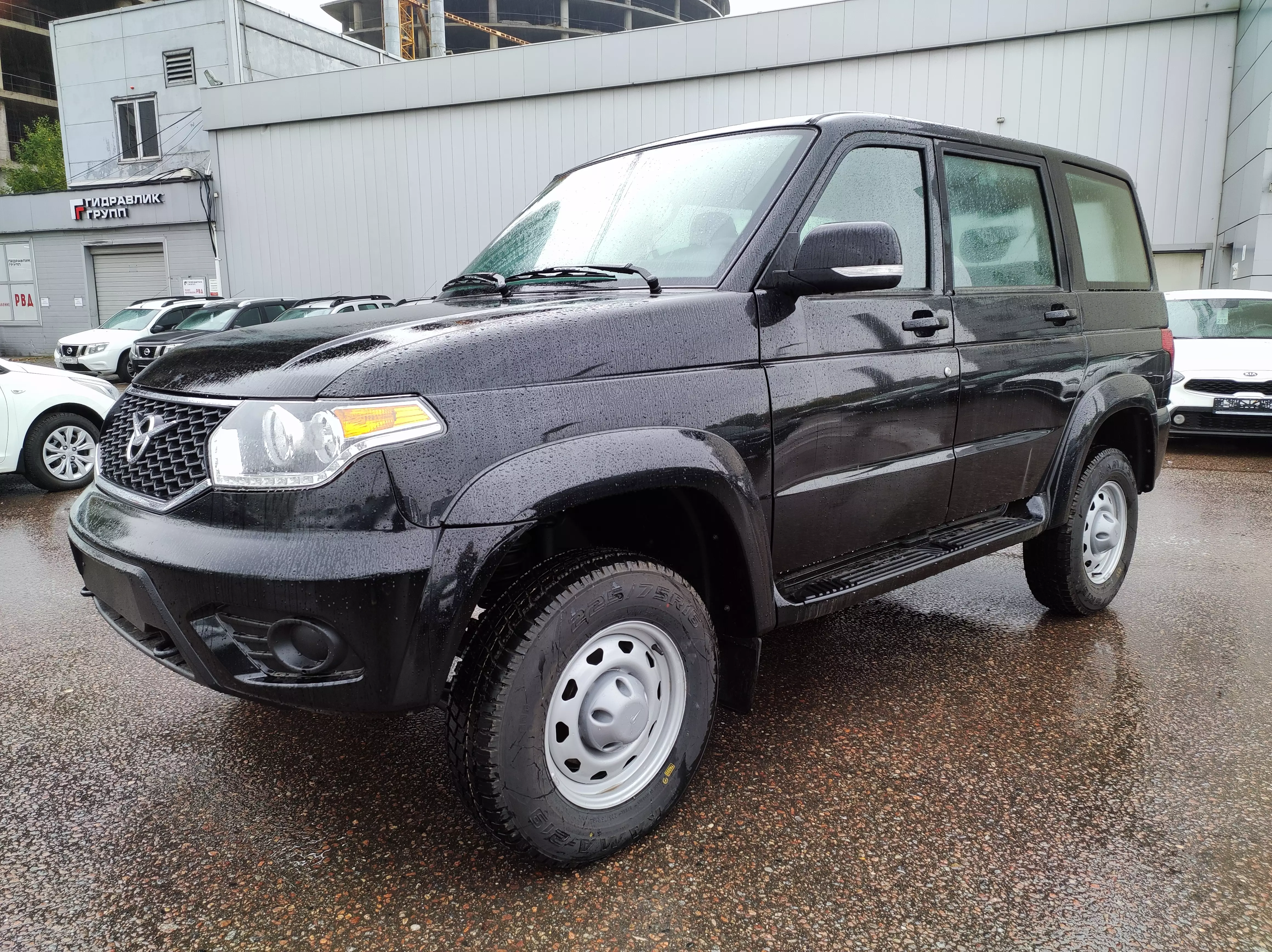 Автосалон: Uaz Patriot