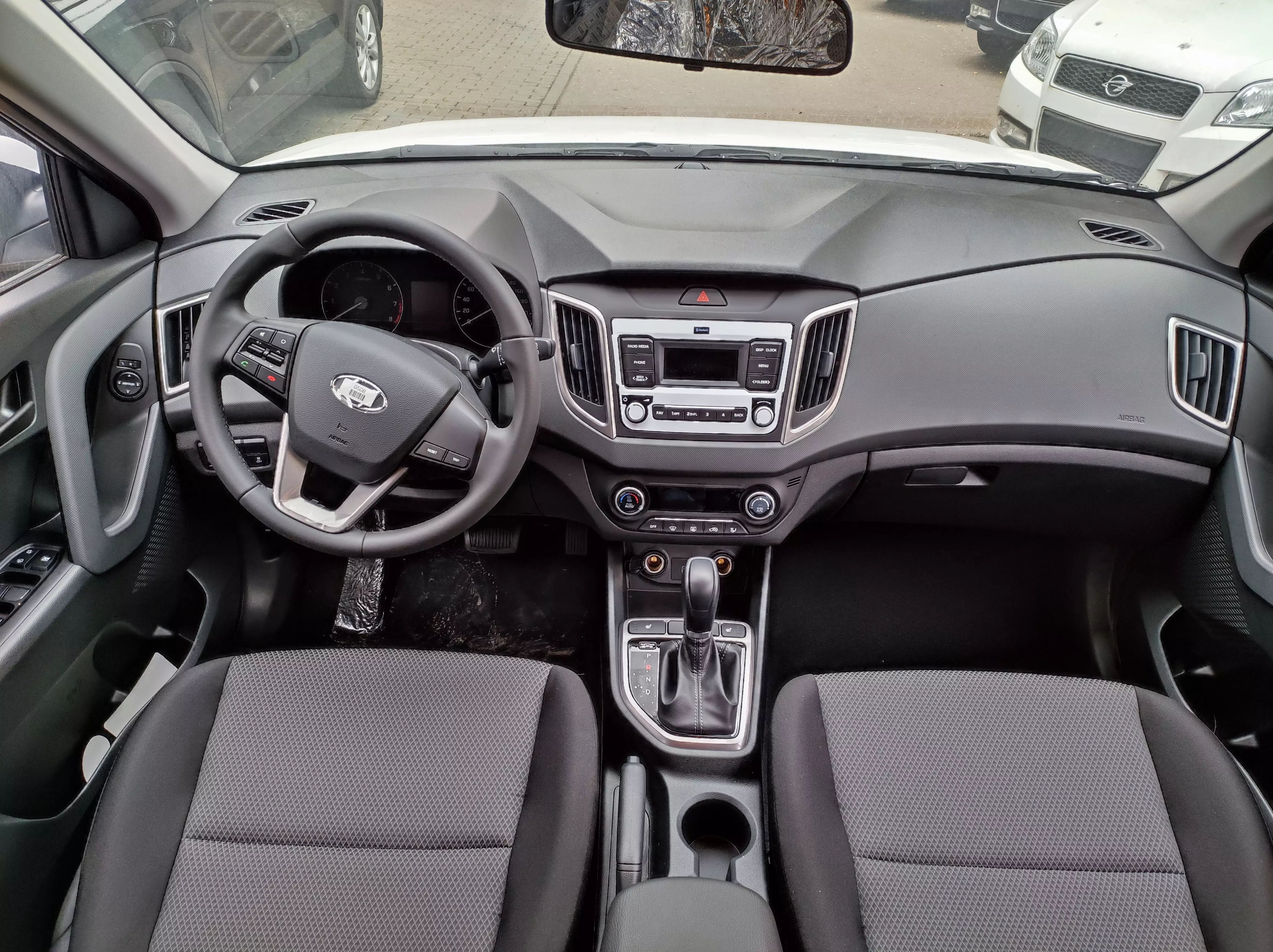 Автосалон: Hyundai Creta 2021