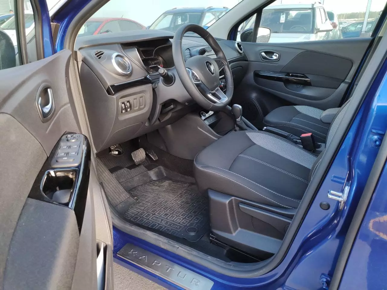 Автосалон: Renault Kaptur