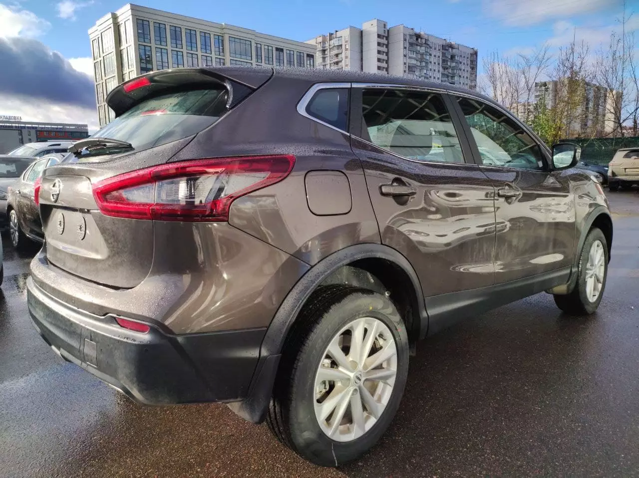 Автосалон: Nissan Qashqai
