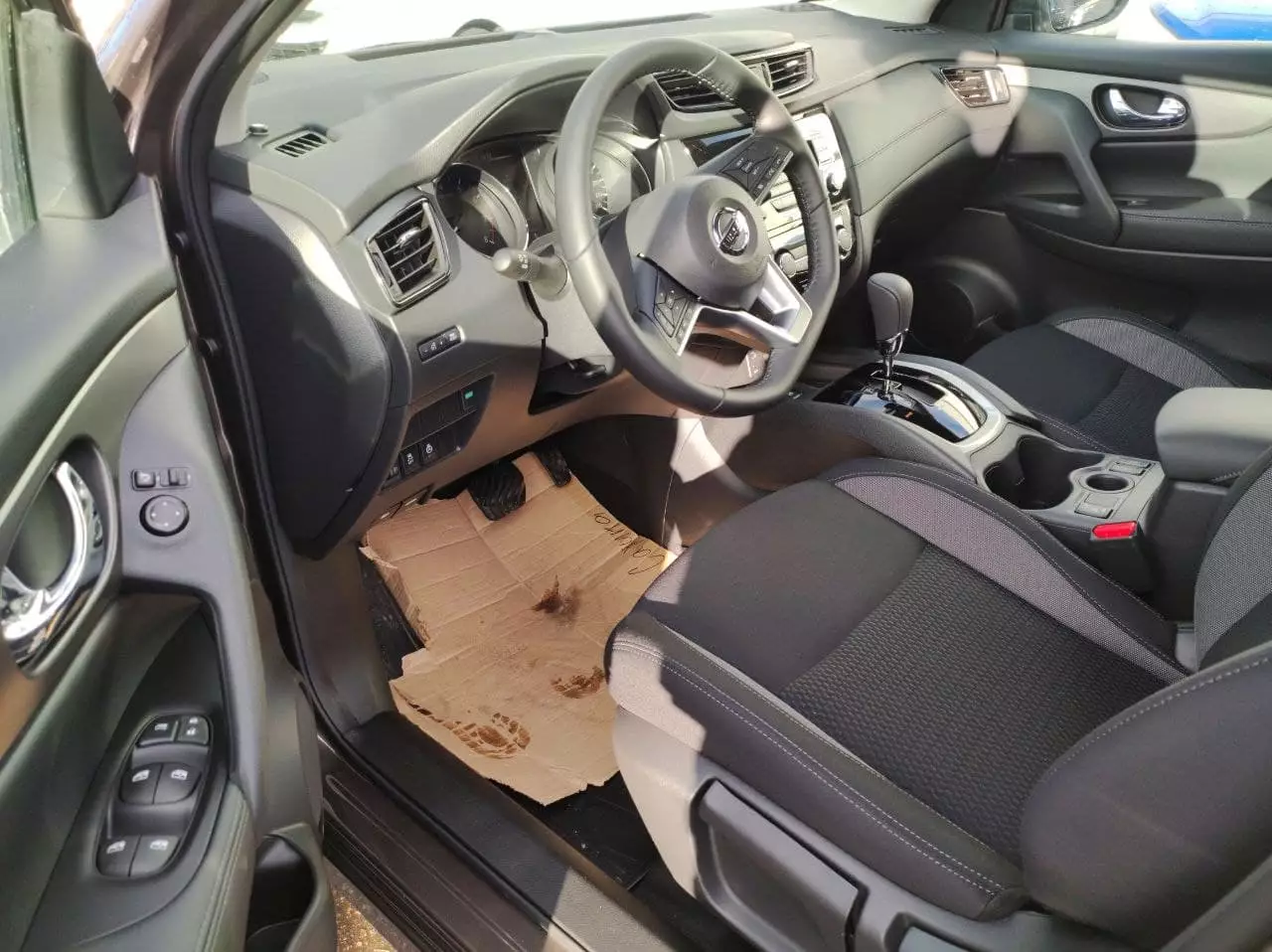 Автосалон: Nissan Qashqai