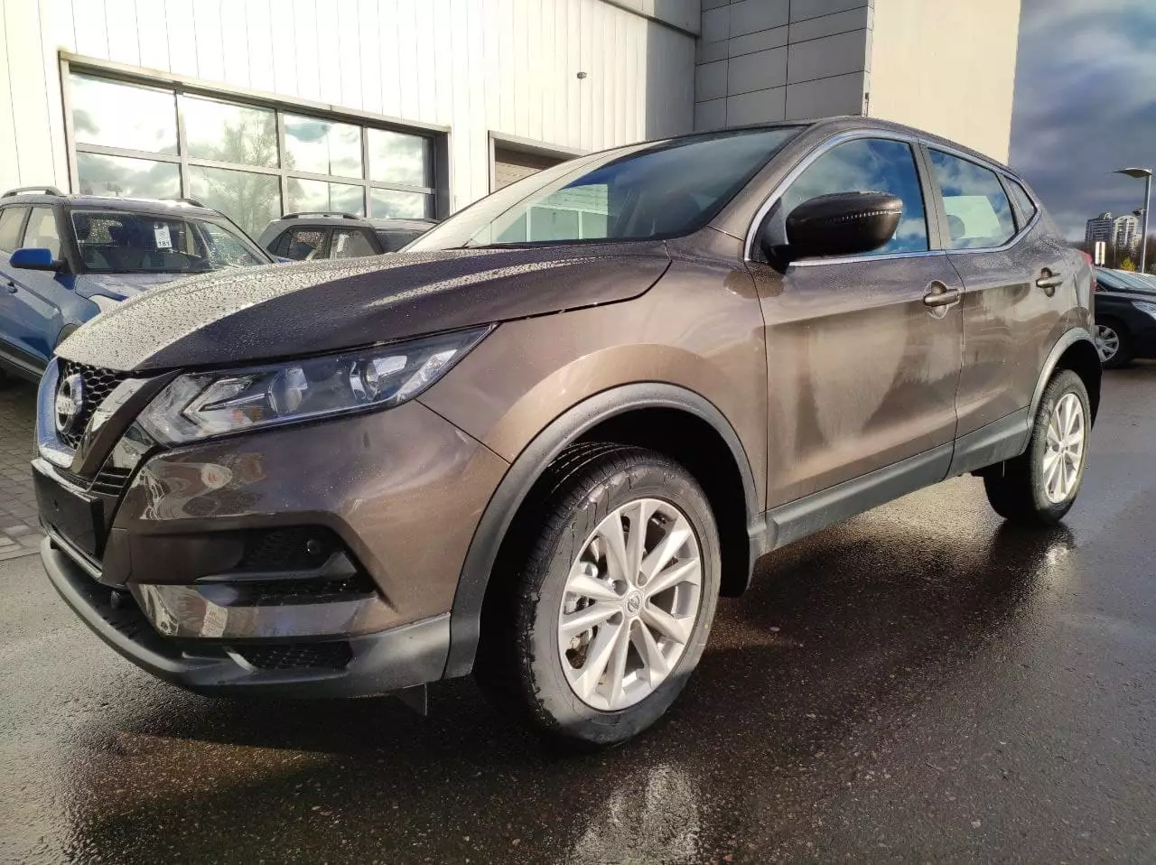 Автосалон: Nissan Qashqai
