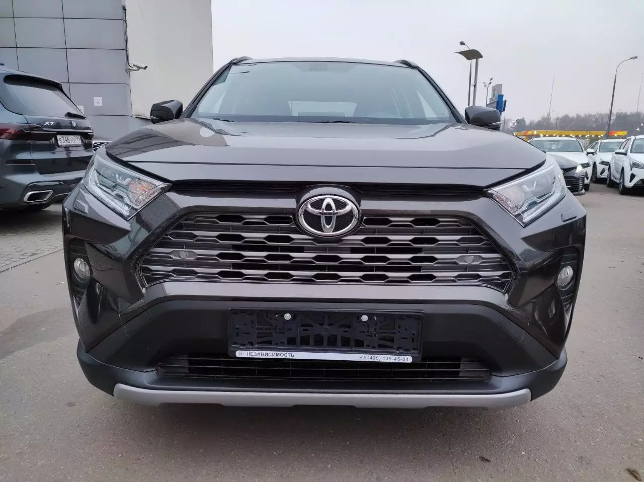 Автосалон: Toyota Rav4