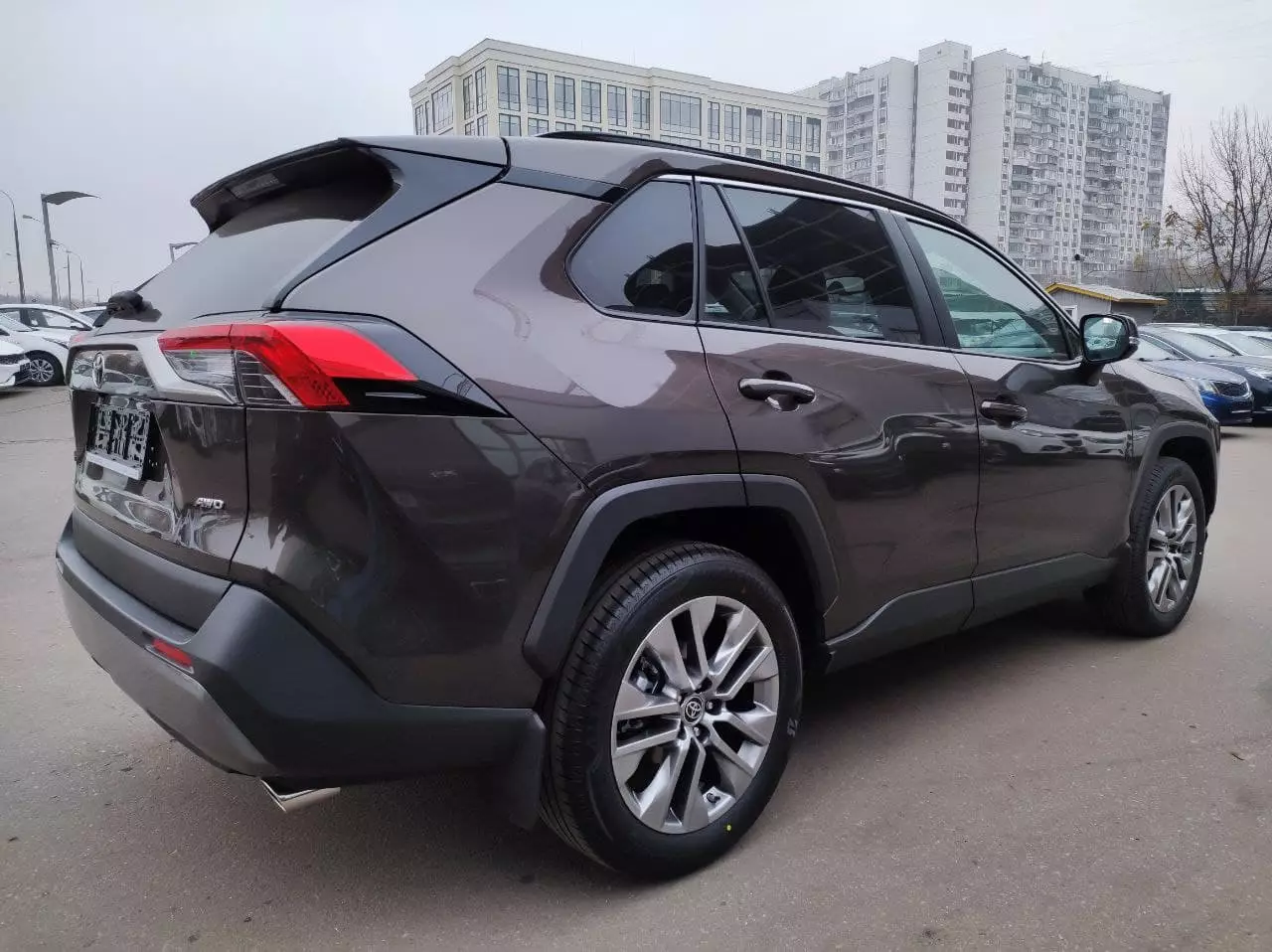 Автосалон: Toyota Rav4