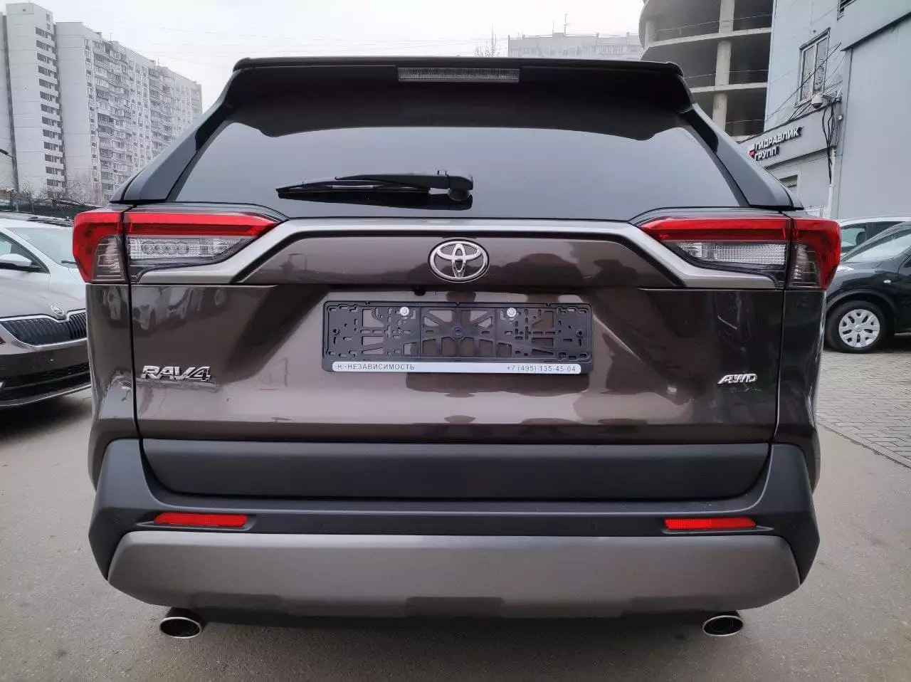 Автосалон: Toyota Rav4