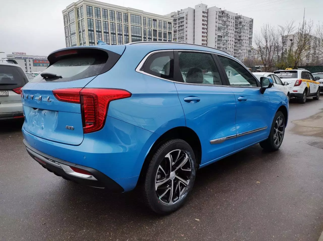 Автосалон: Haval Jolion