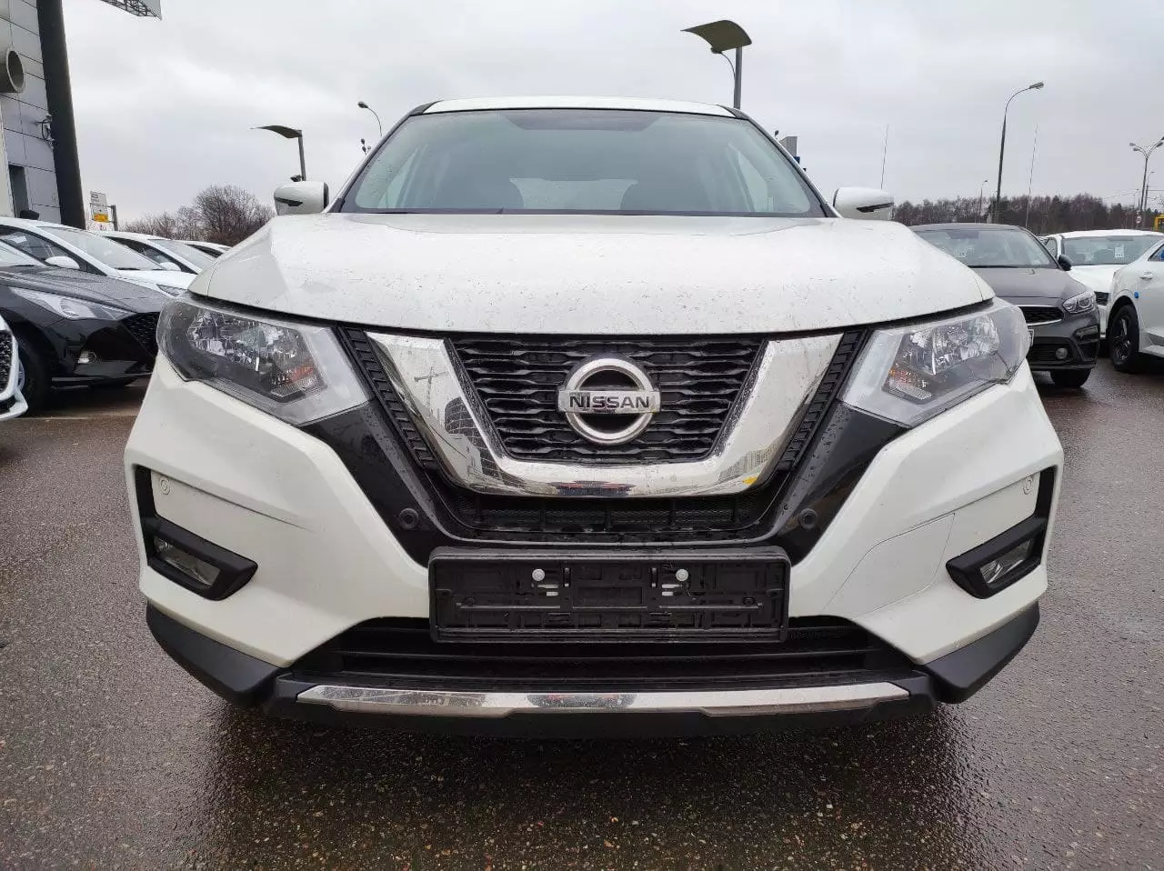 Автосалон: Nissan X-Trail
