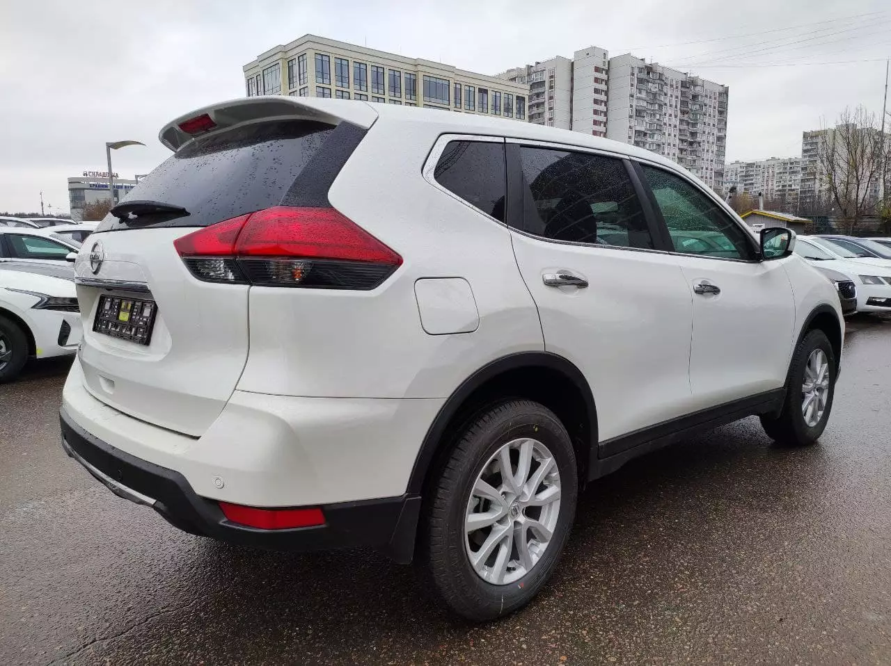 Автосалон: Nissan X-Trail