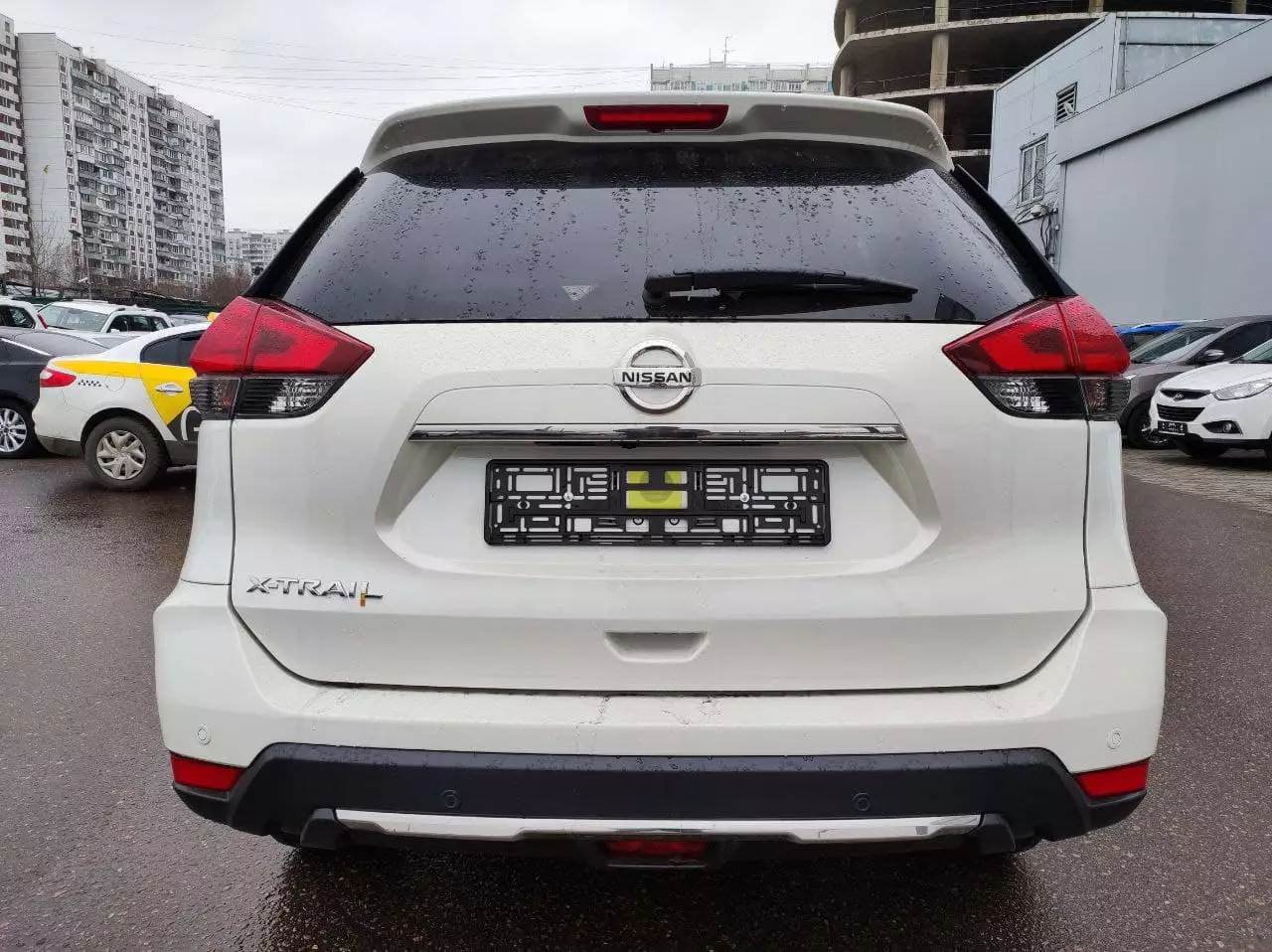 Автосалон: Nissan X-Trail