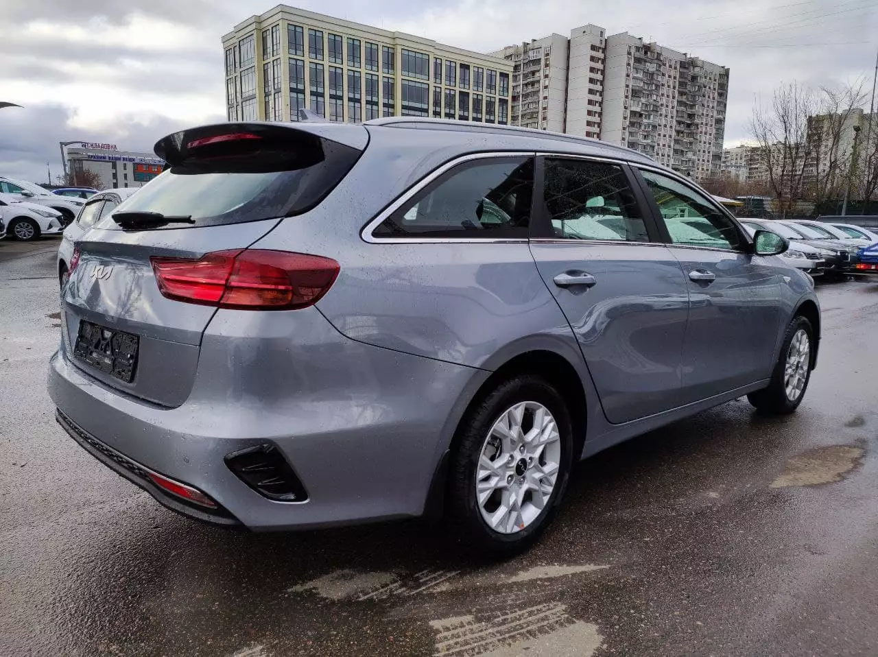 Автосалон: Kia Ceed SW