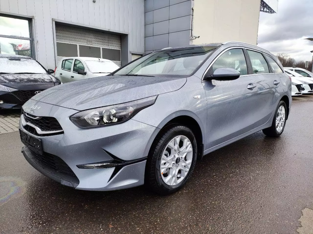 Автосалон: Kia Ceed SW