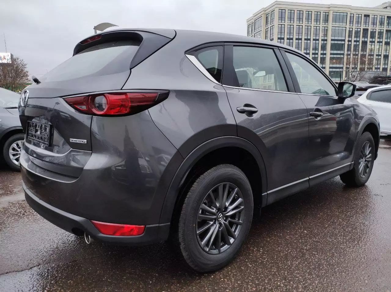 Автосалон: Mazda CX-5
