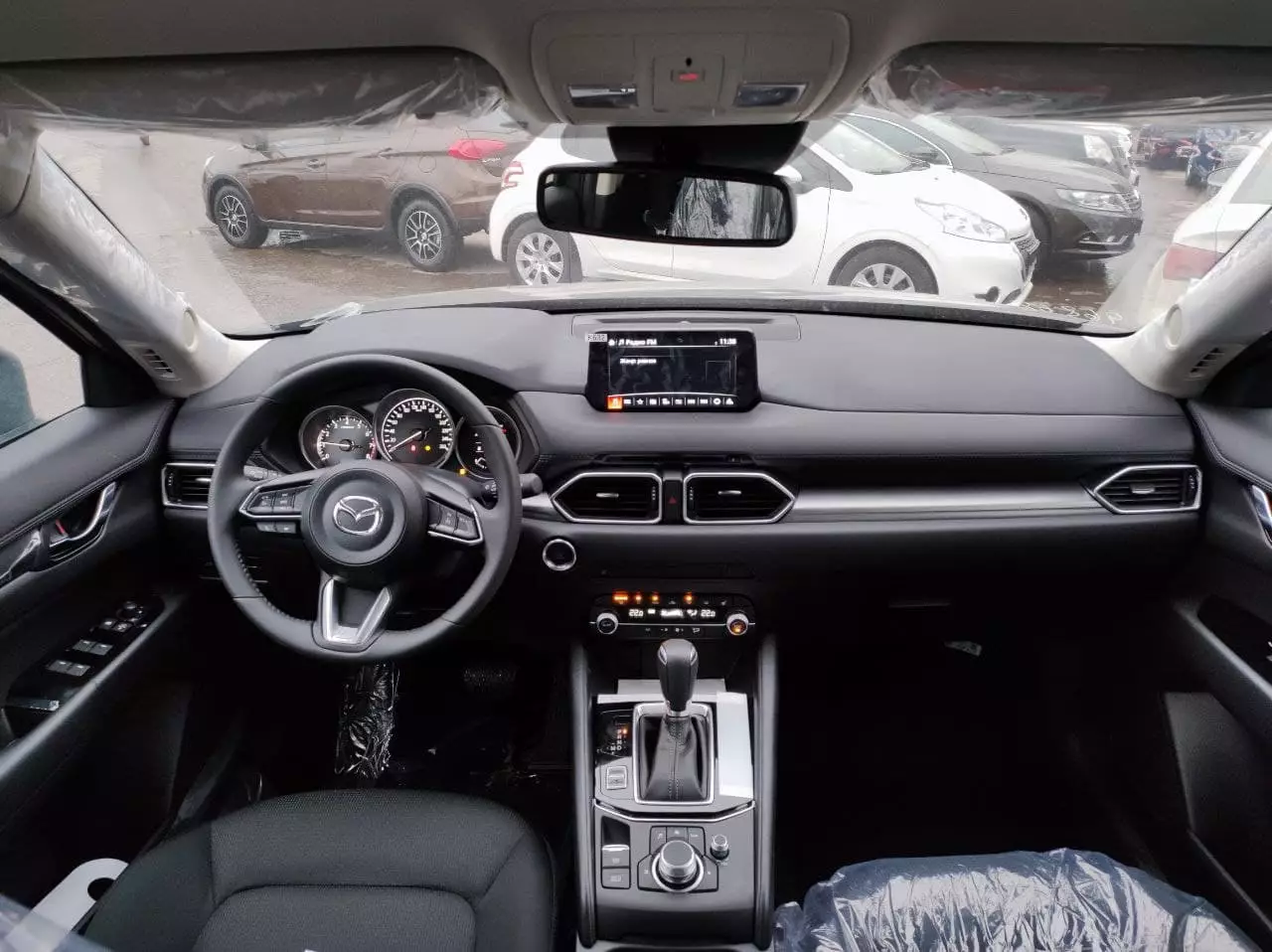Автосалон: Mazda CX-5