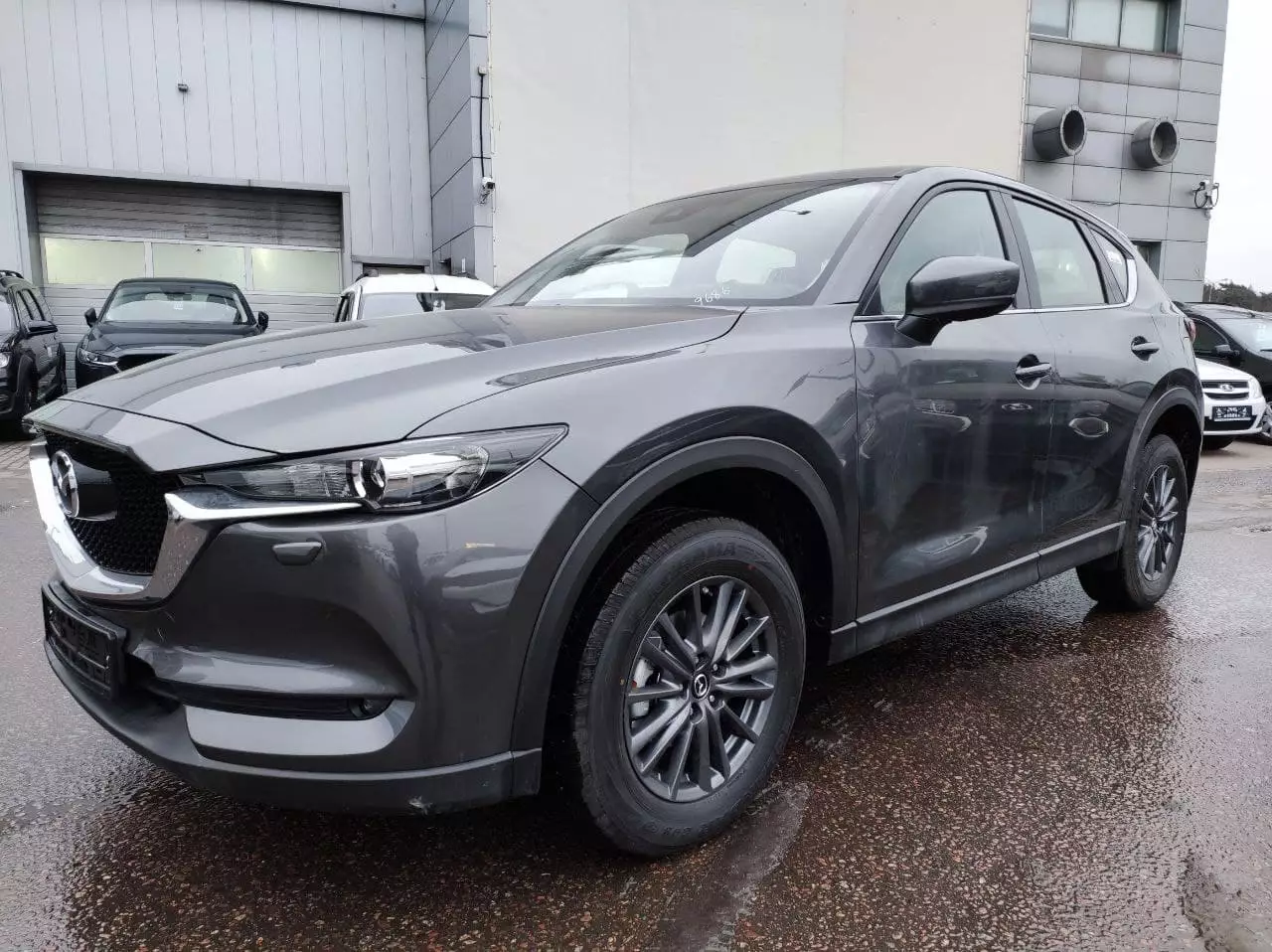 Автосалон: Mazda CX-5
