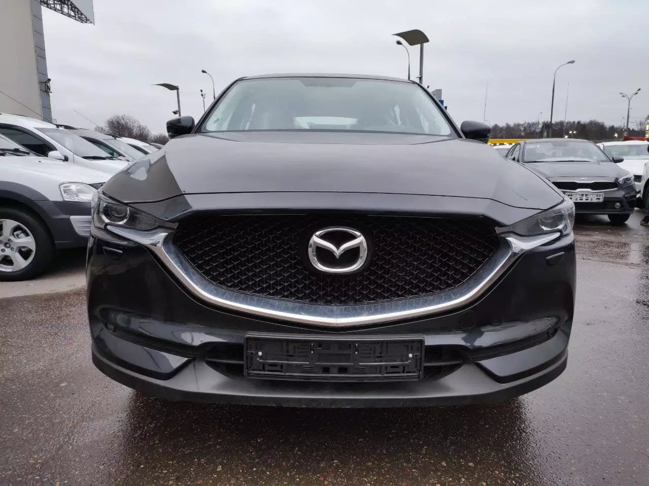 Автосалон: Mazda CX-5