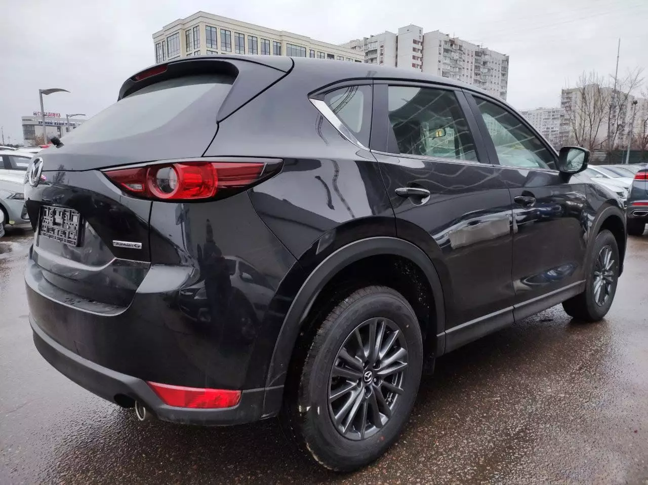 Автосалон: Mazda CX-5
