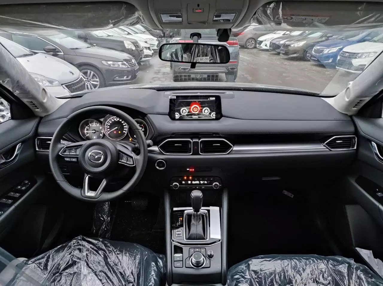 Автосалон: Mazda CX-5