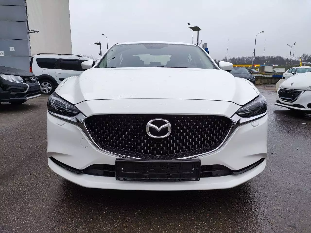 Автосалон: Mazda 6