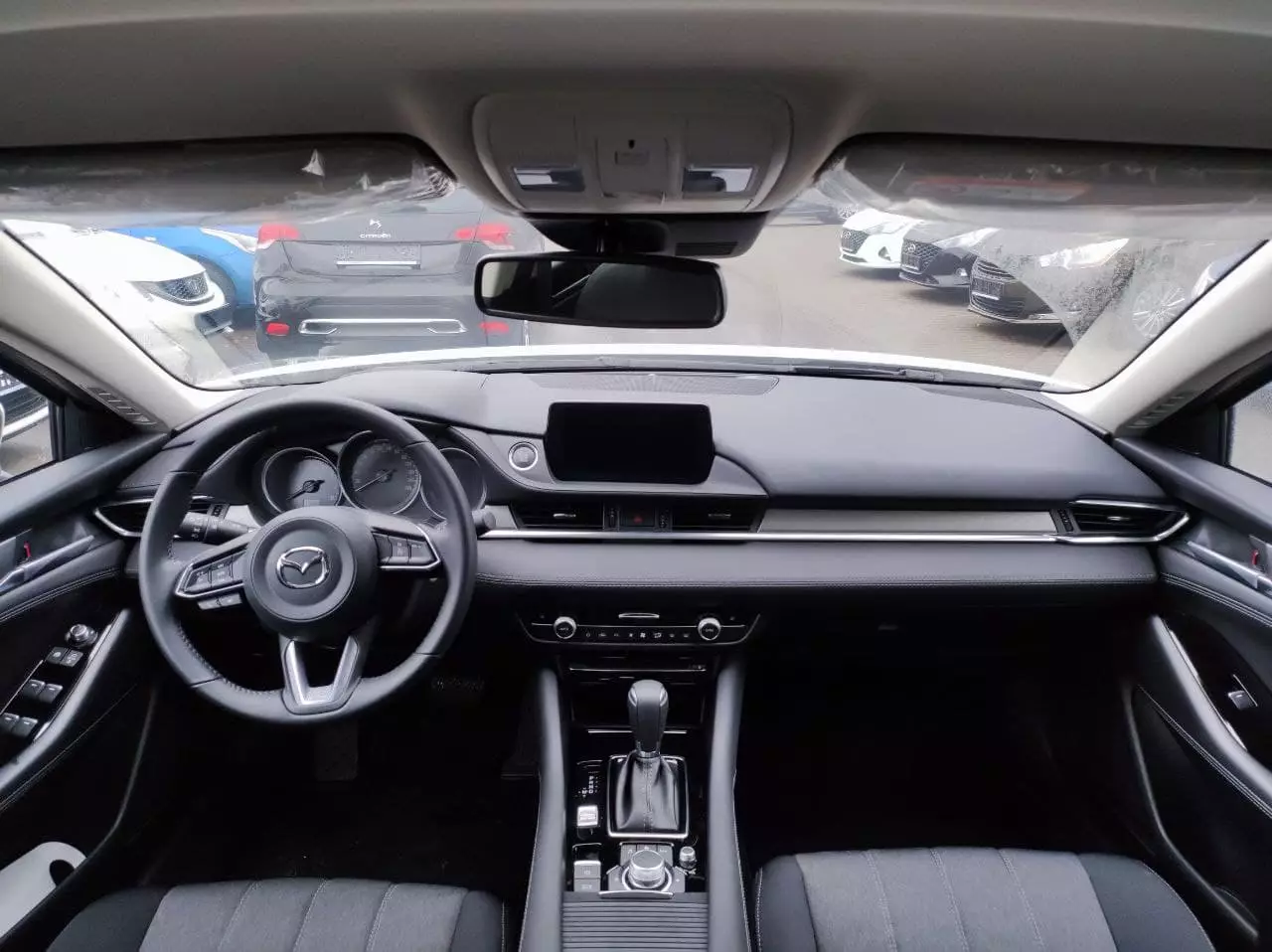 Автосалон: Mazda 6