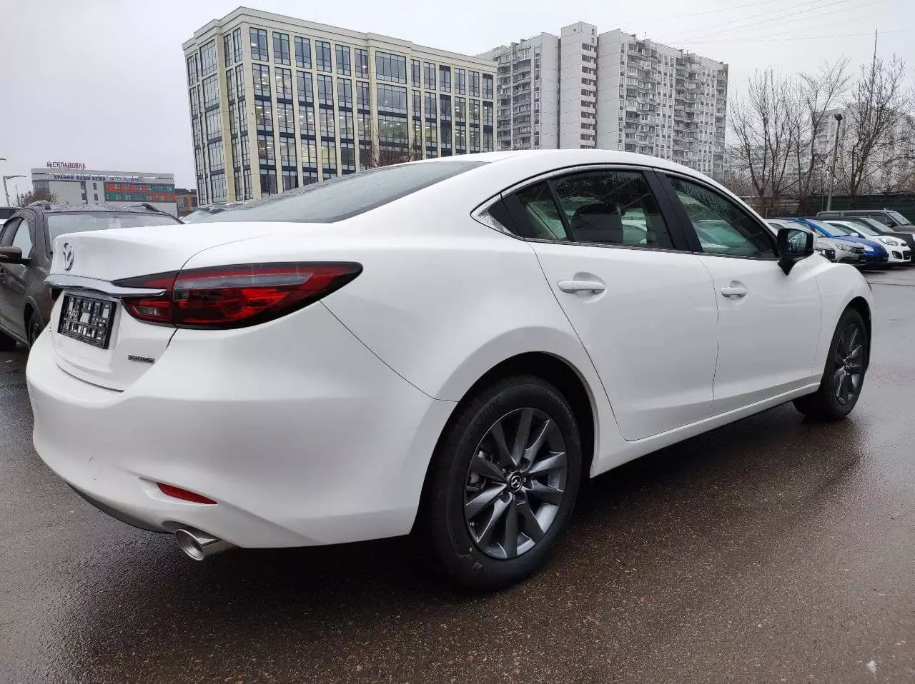 Автосалон: Mazda 6
