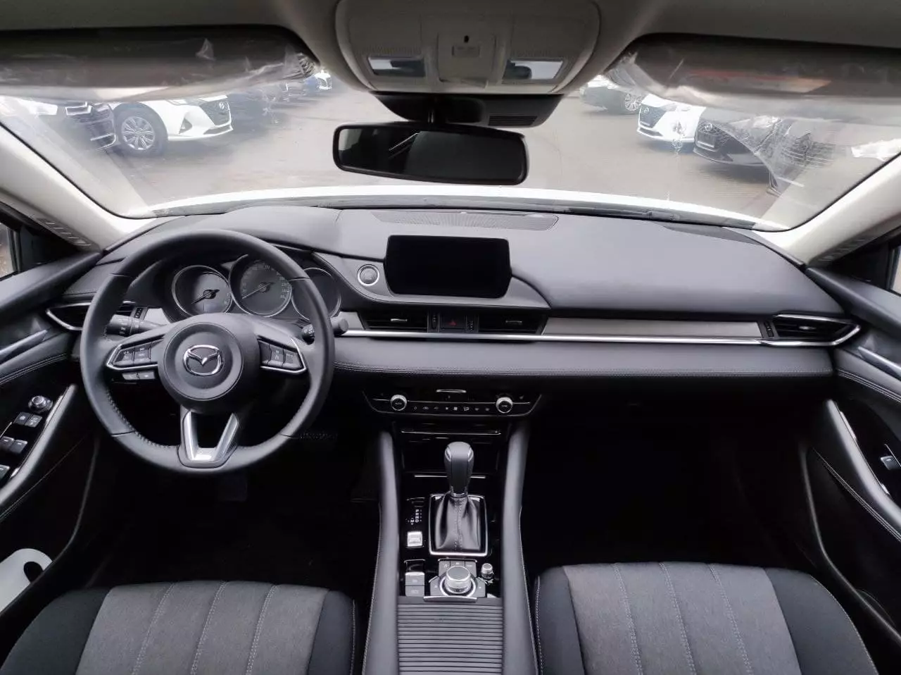 Автосалон: Mazda 6
