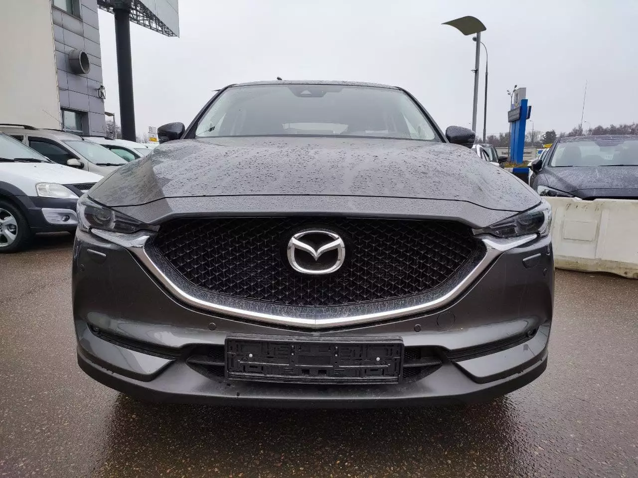 Автосалон: Mazda CX-5
