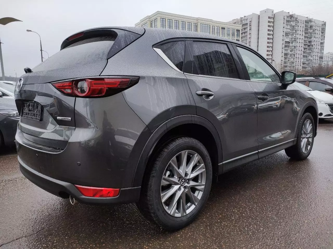 Автосалон: Mazda CX-5