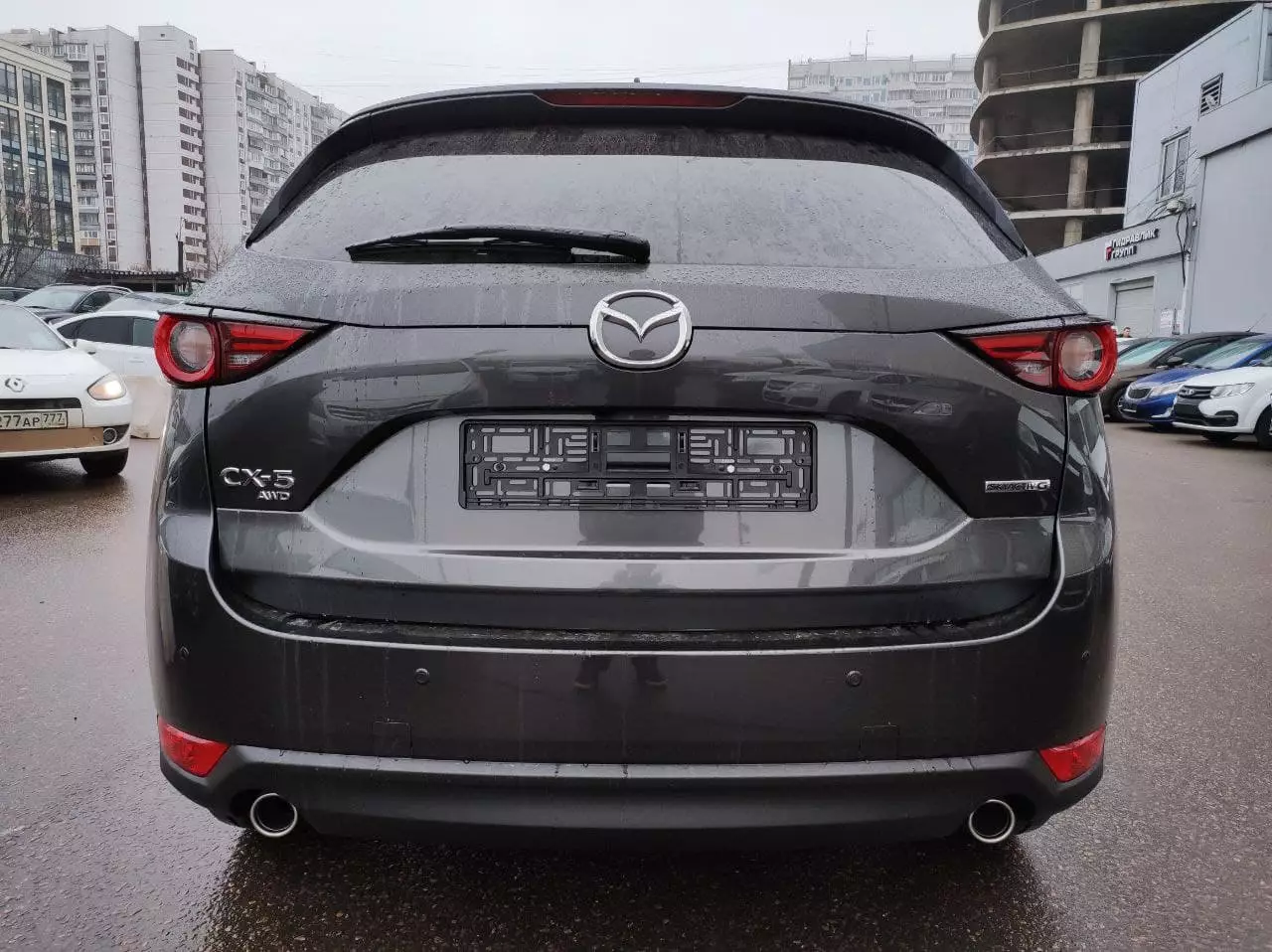 Автосалон: Mazda CX-5