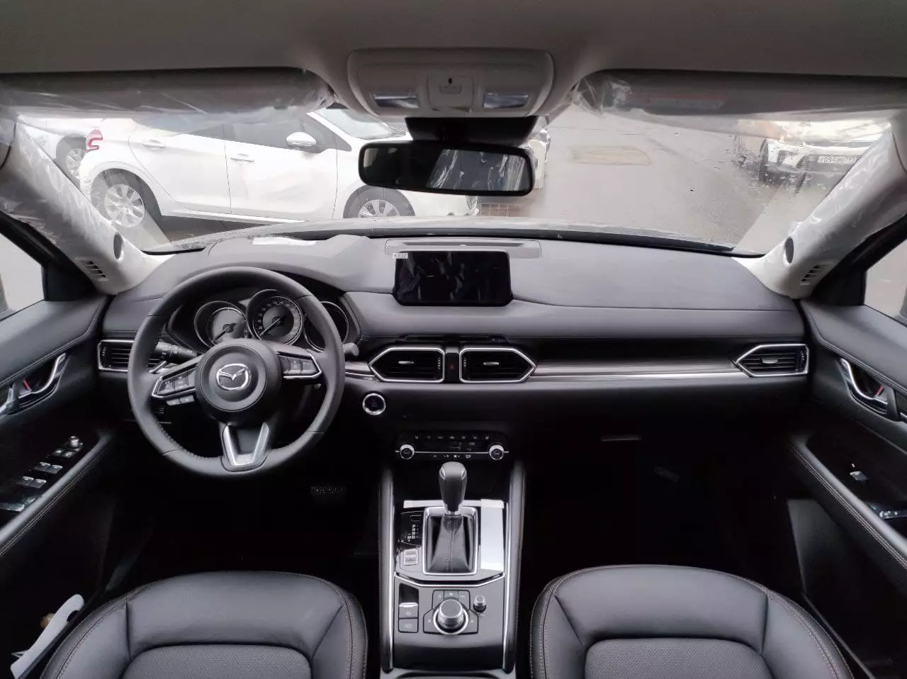 Автосалон: Mazda CX-5