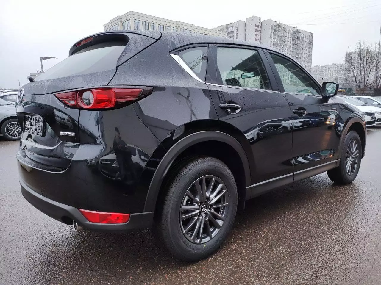 Автосалон: Mazda CX-5
