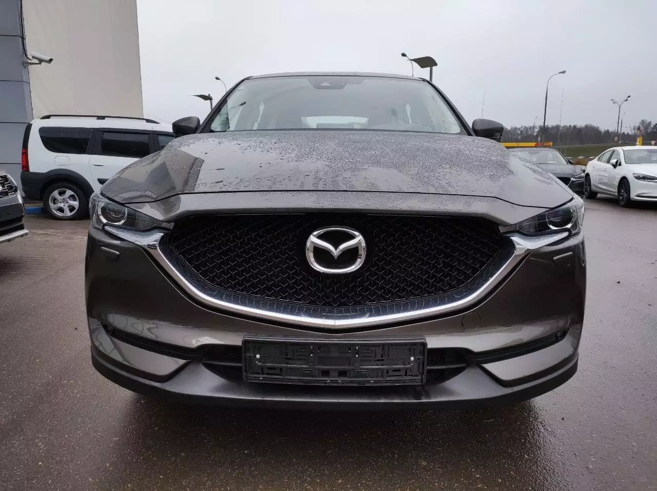 Автосалон: Mazda CX-5