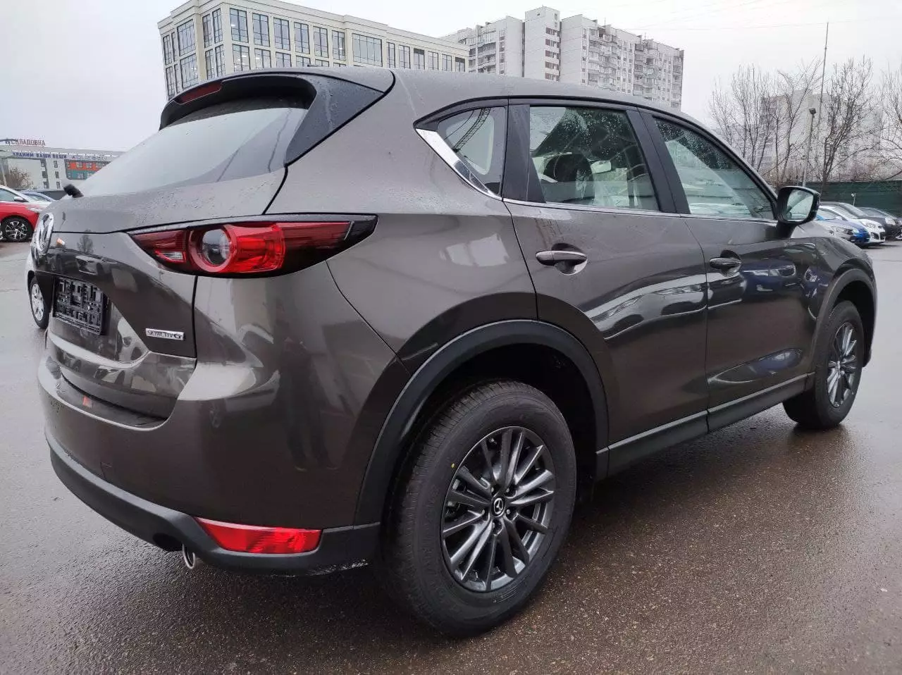 Автосалон: Mazda CX-5
