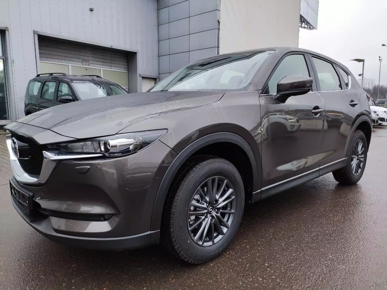 Автосалон: Mazda CX-5