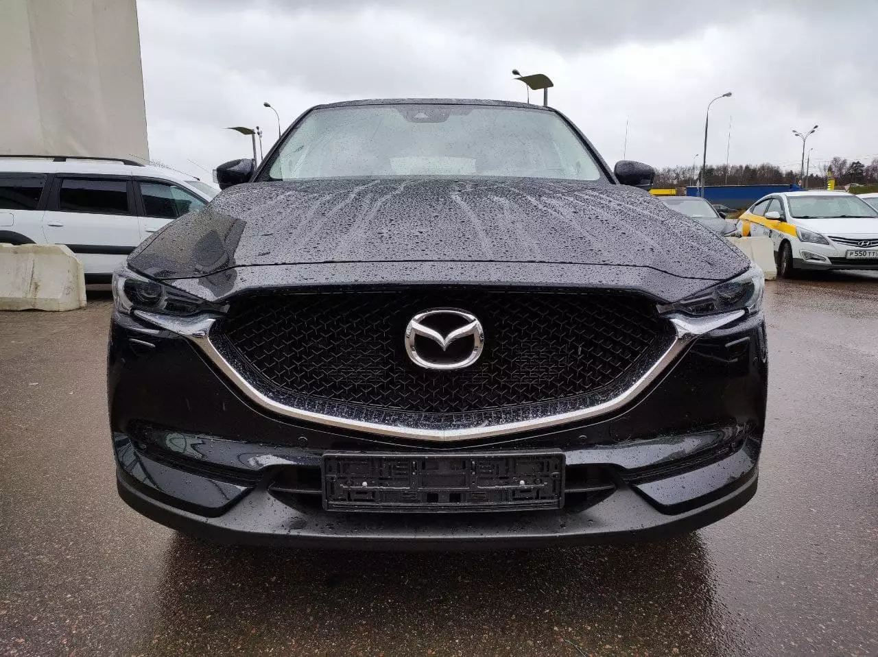 Автосалон: Mazda CX-5