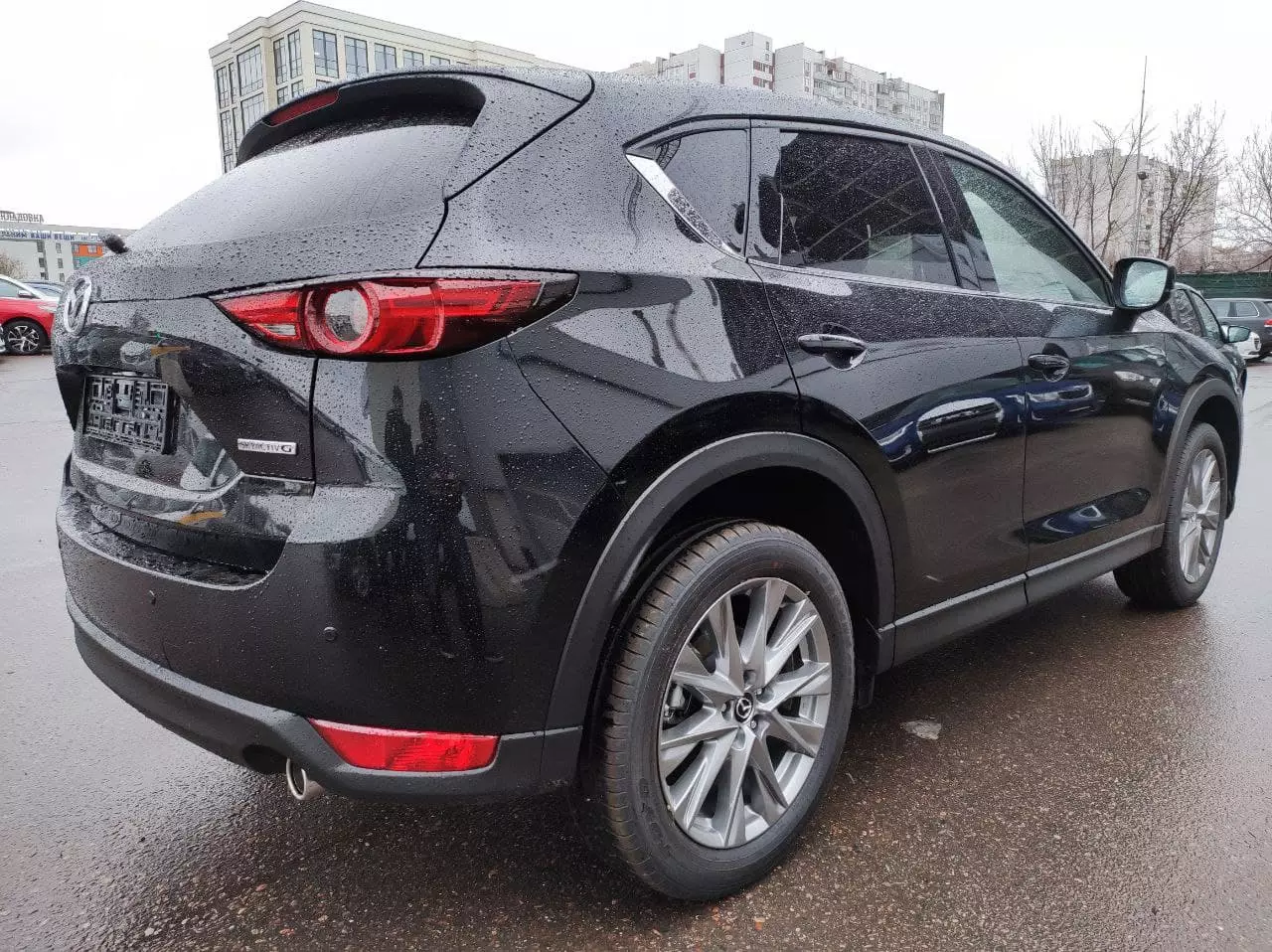 Автосалон: Mazda CX-5