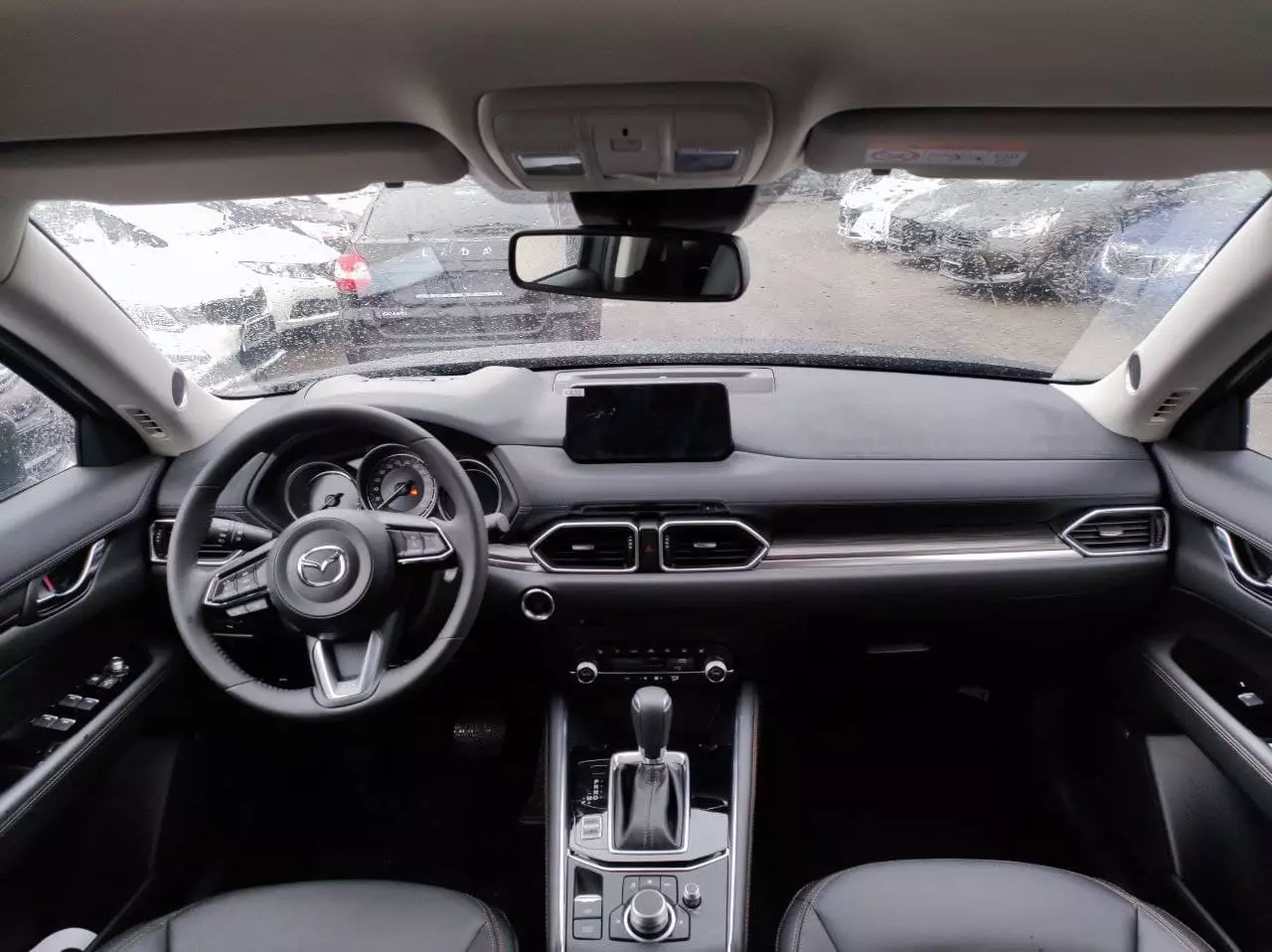 Автосалон: Mazda CX-5
