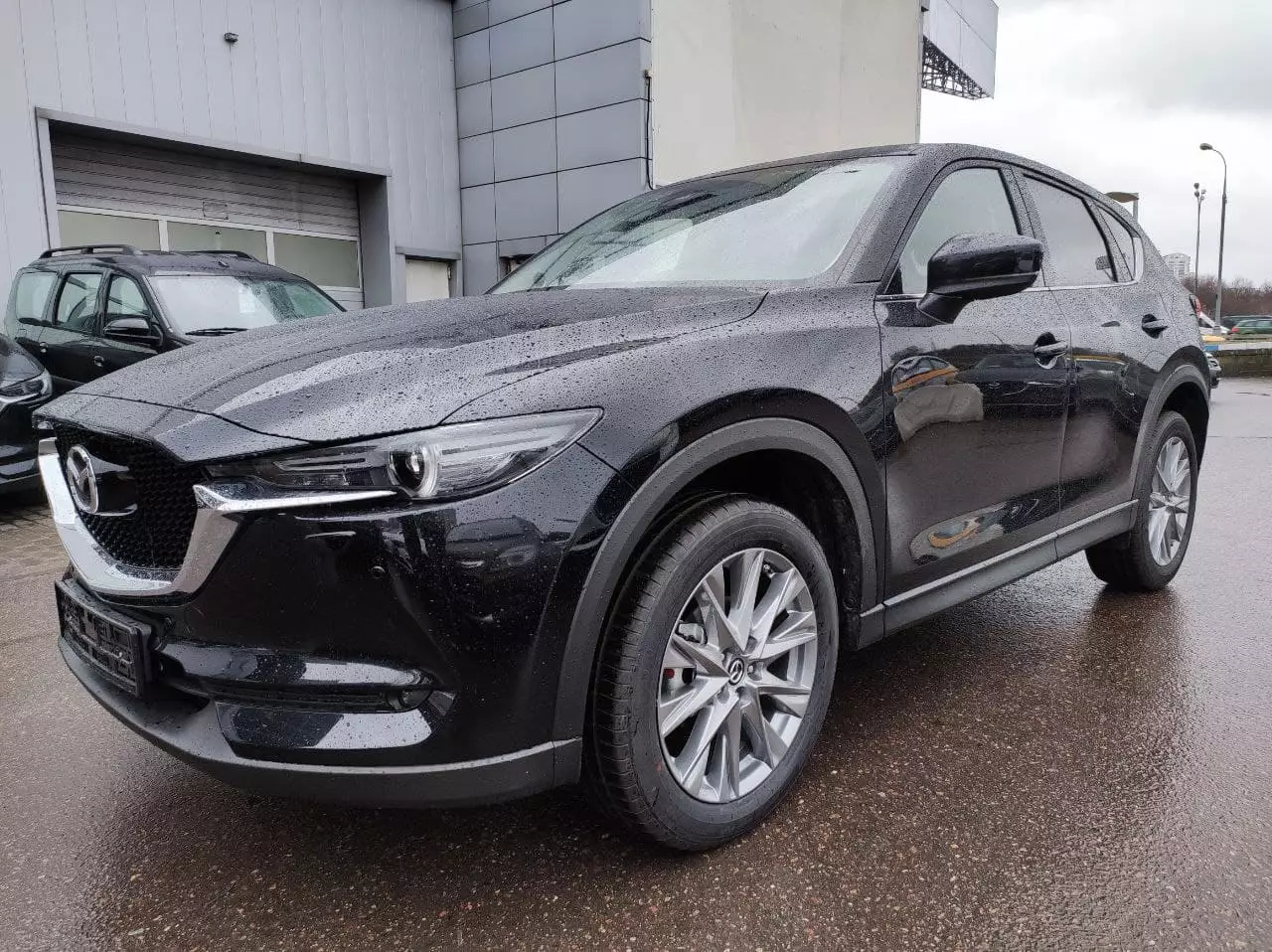 Автосалон: Mazda CX-5