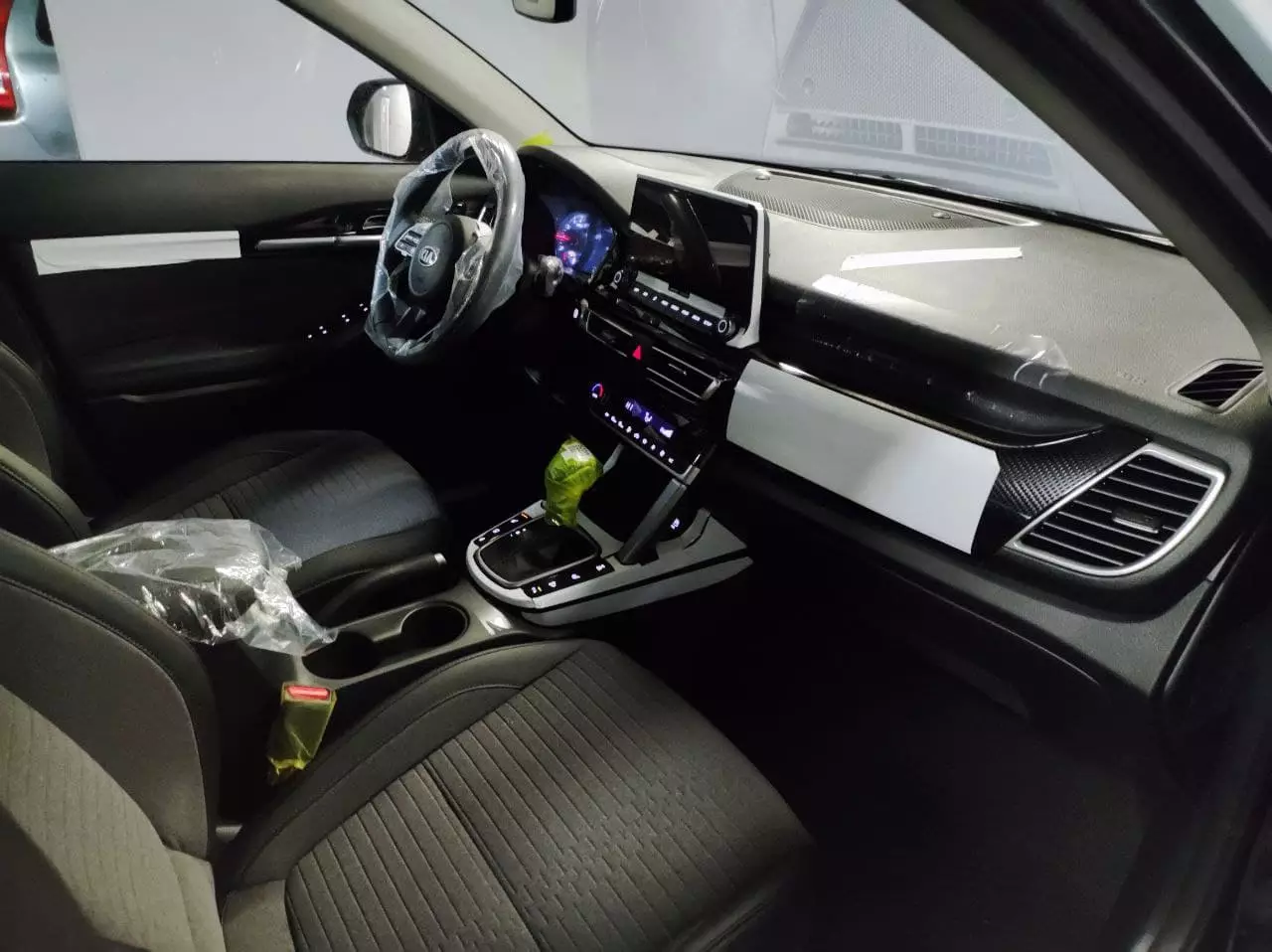 Автосалон: Kia Seltos