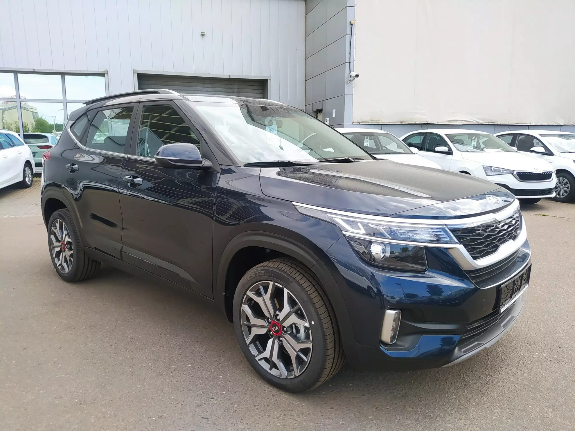 Автосалон: Kia Seltos