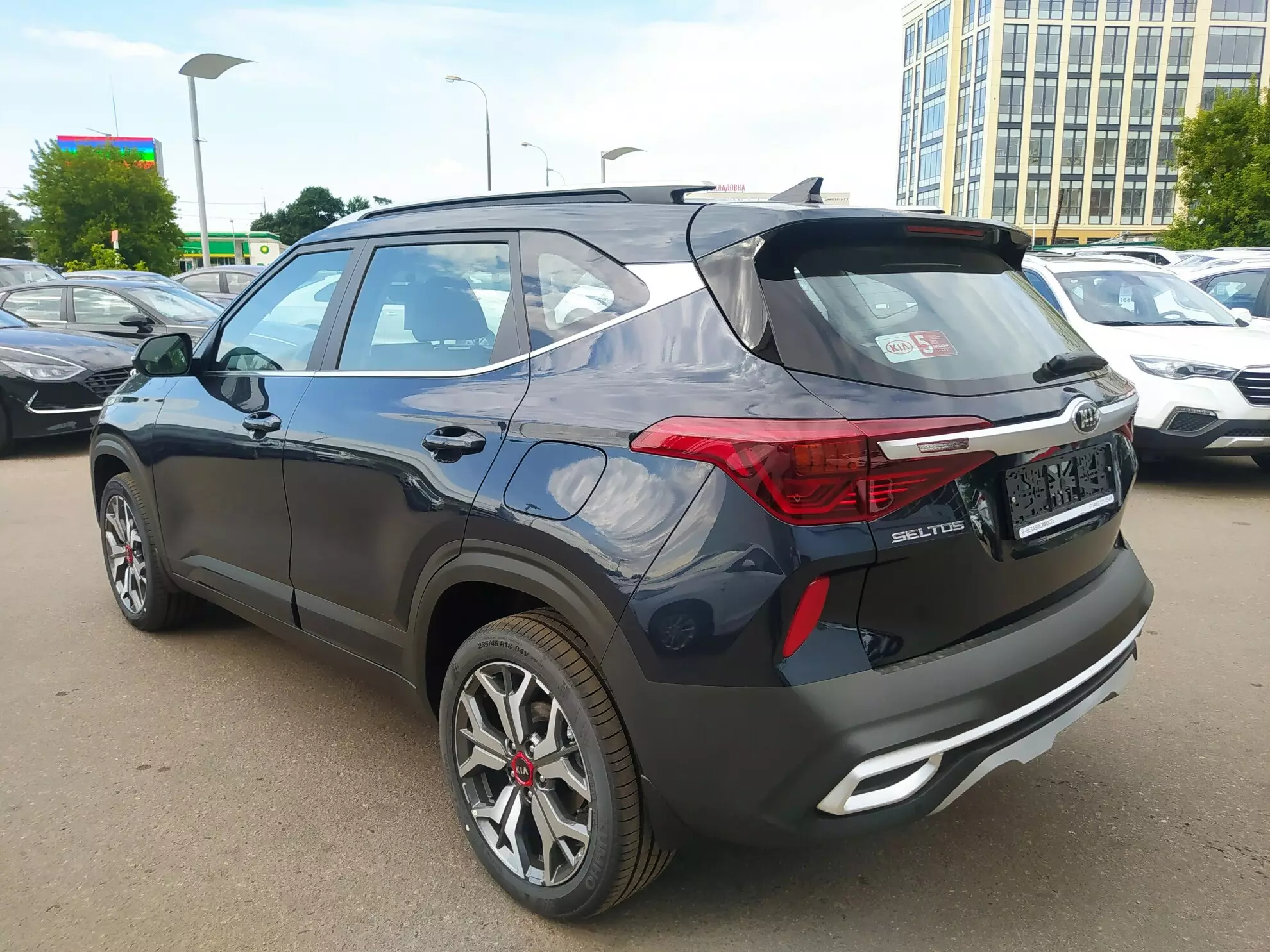 Автосалон: Kia Seltos