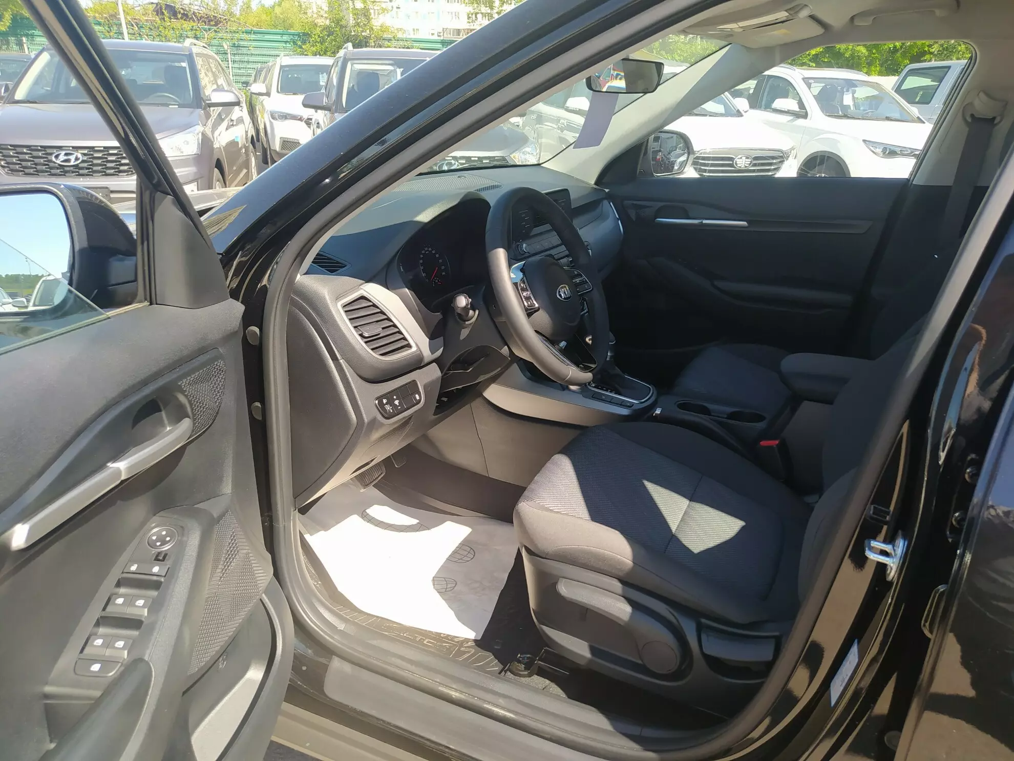 Автосалон: Kia Seltos