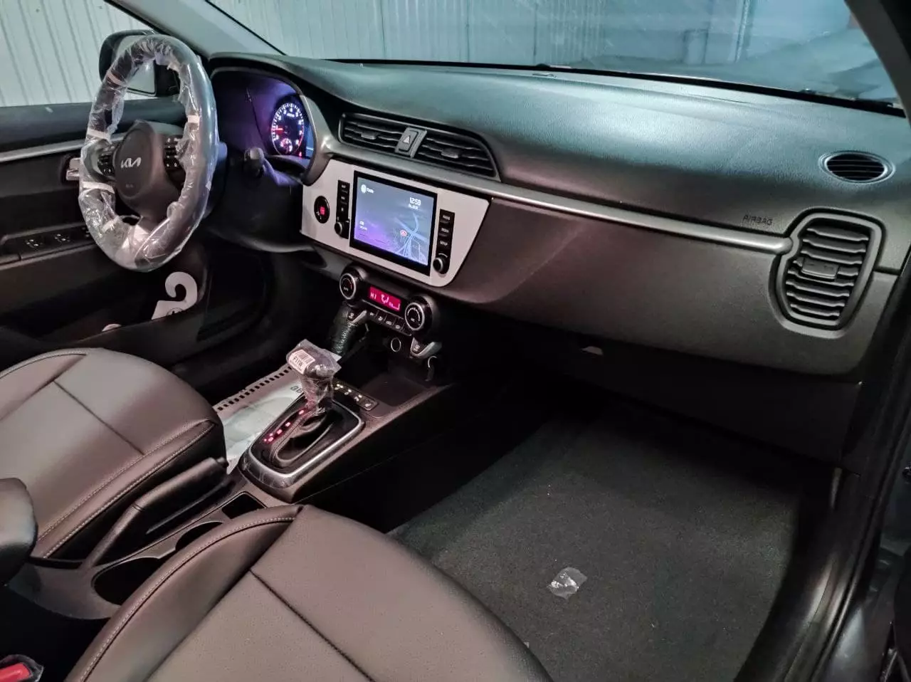 Автосалон: Kia Rio X