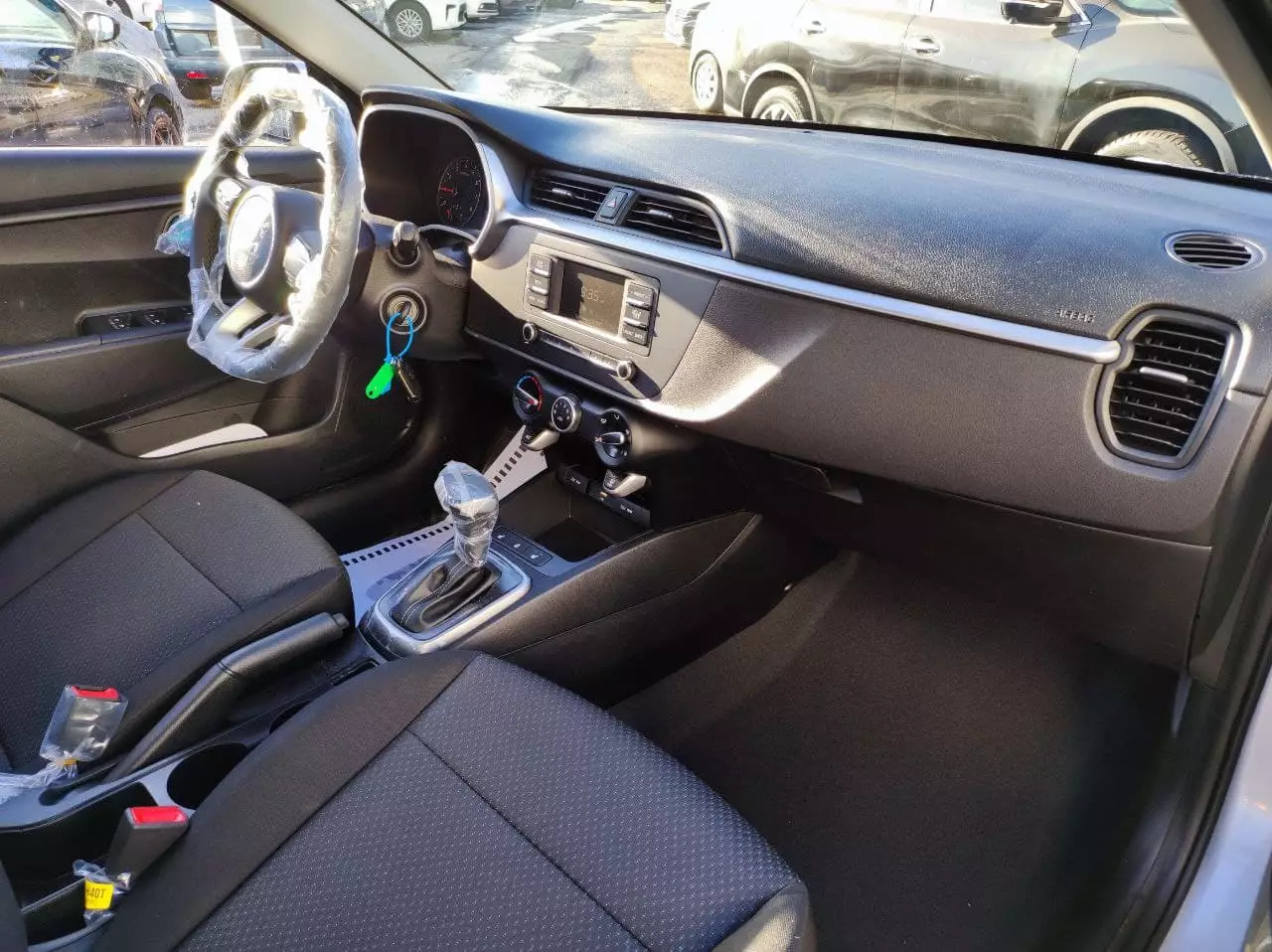 Автосалон: Kia Rio X