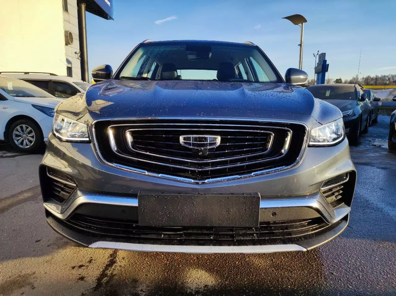 Автосалон: Geely Atlas Pro